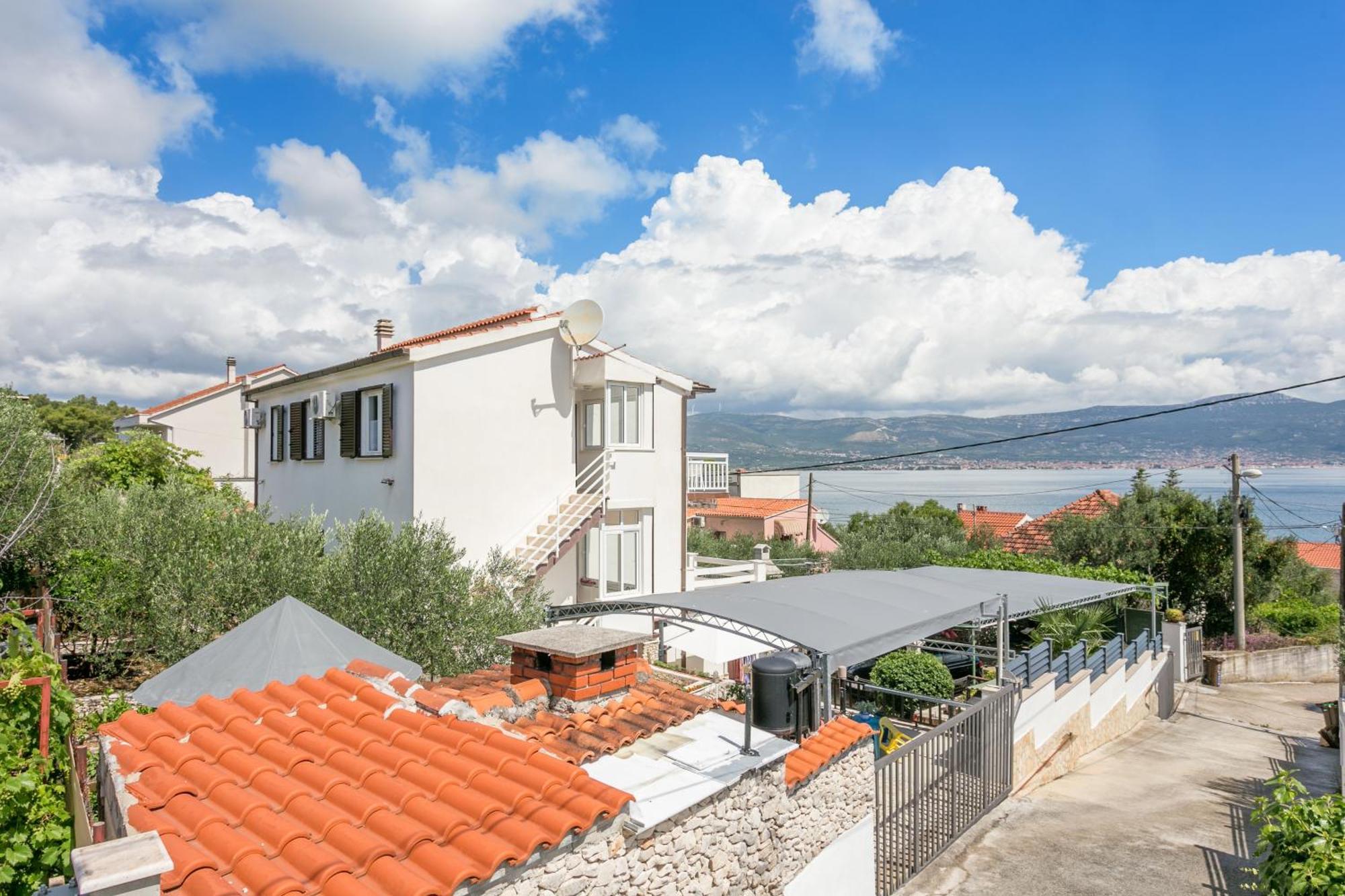 Apartments By The Sea Slatine, Ciovo - 6000 Exterior photo